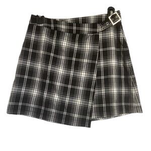 Brandy Melville plaid black/white mini skirt Size Small